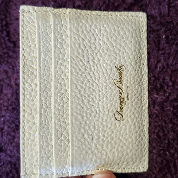 💥 SOLD 🚫 Dooney & Bourke card wallet, cream colored- - Picture 2 of 8